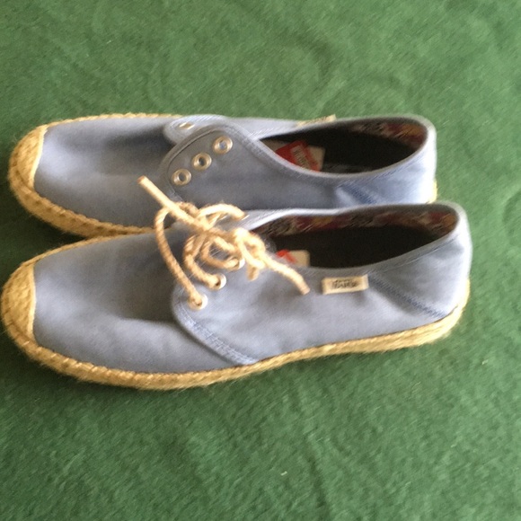 Vans - Picture 2 of 4